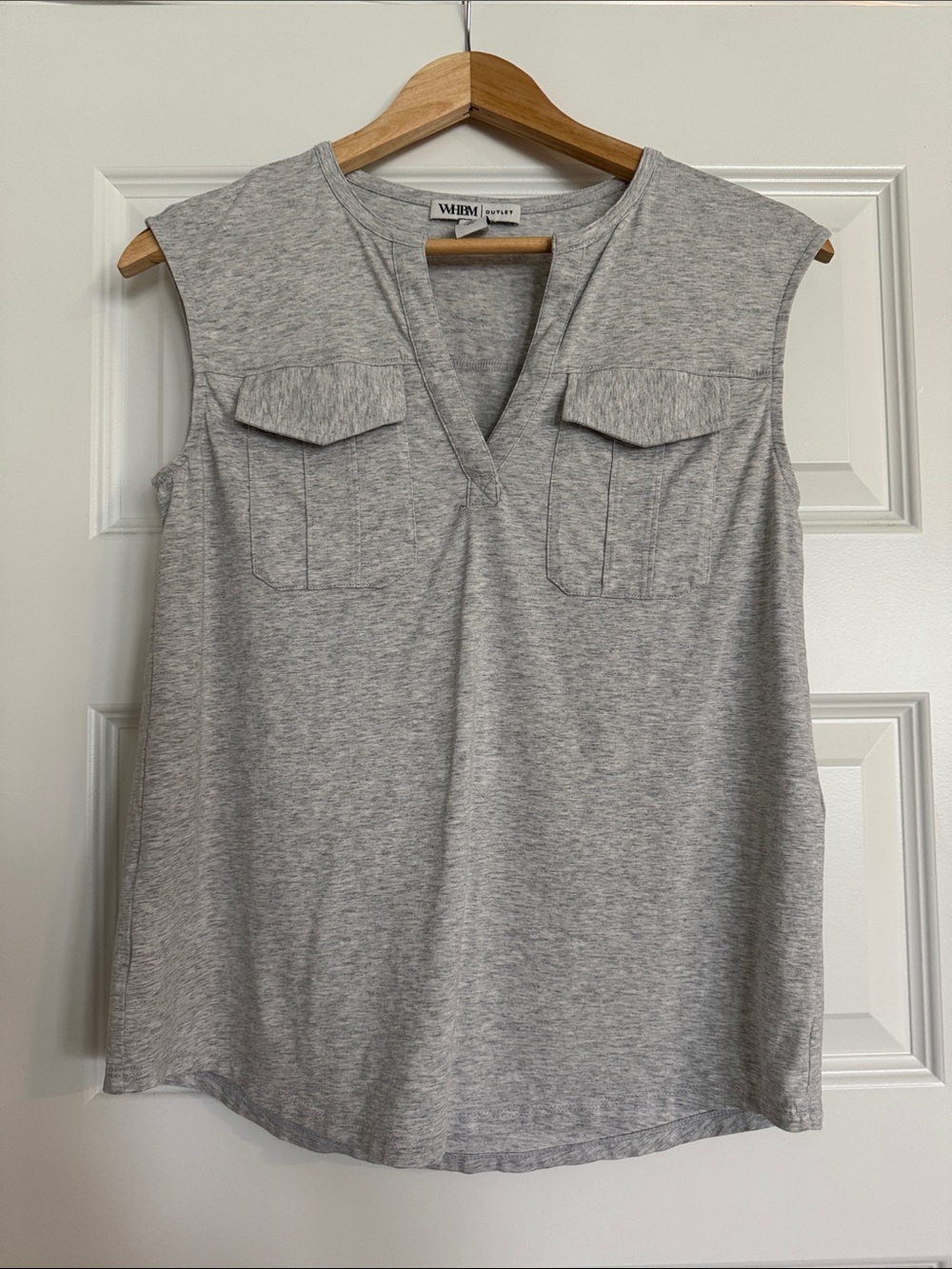 White House Black Market Outlet Light Heather Gray Sleeveless V-Neck Pocket Tank